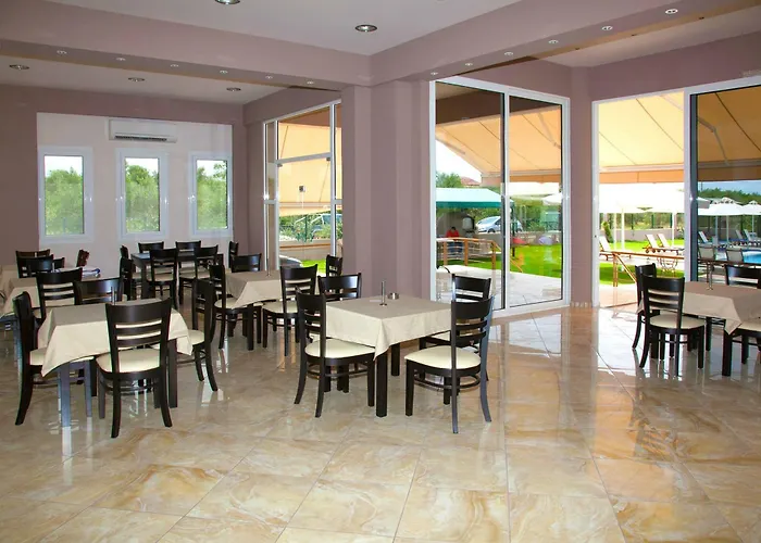 Stomio Villague Apartmanhotel 3*