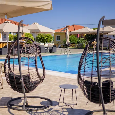 Apartahotel Stomio Villague 3*